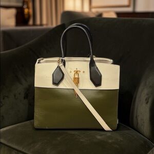 Louis Vuitton City Steamer MM Kaki Green Tricolor | Strap + Lock | Gorgeous